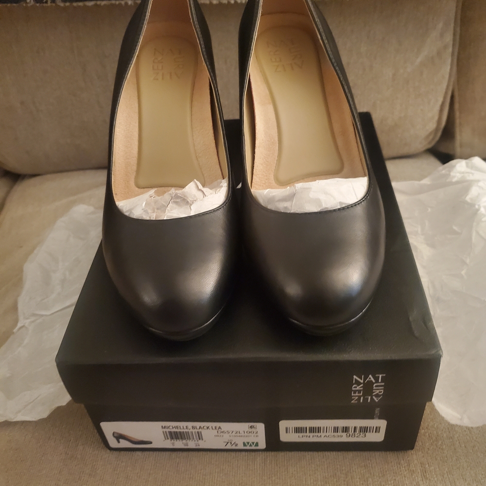 Naturalizer Black Leather Heels